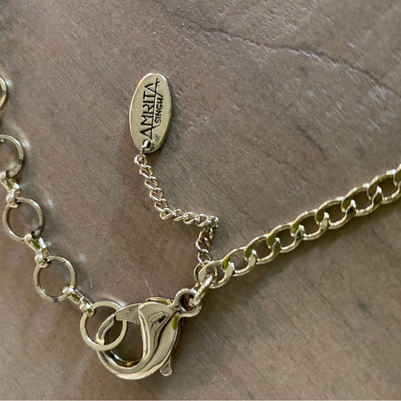 Amrita Singh Floral Necklace - Picture 3 of 4